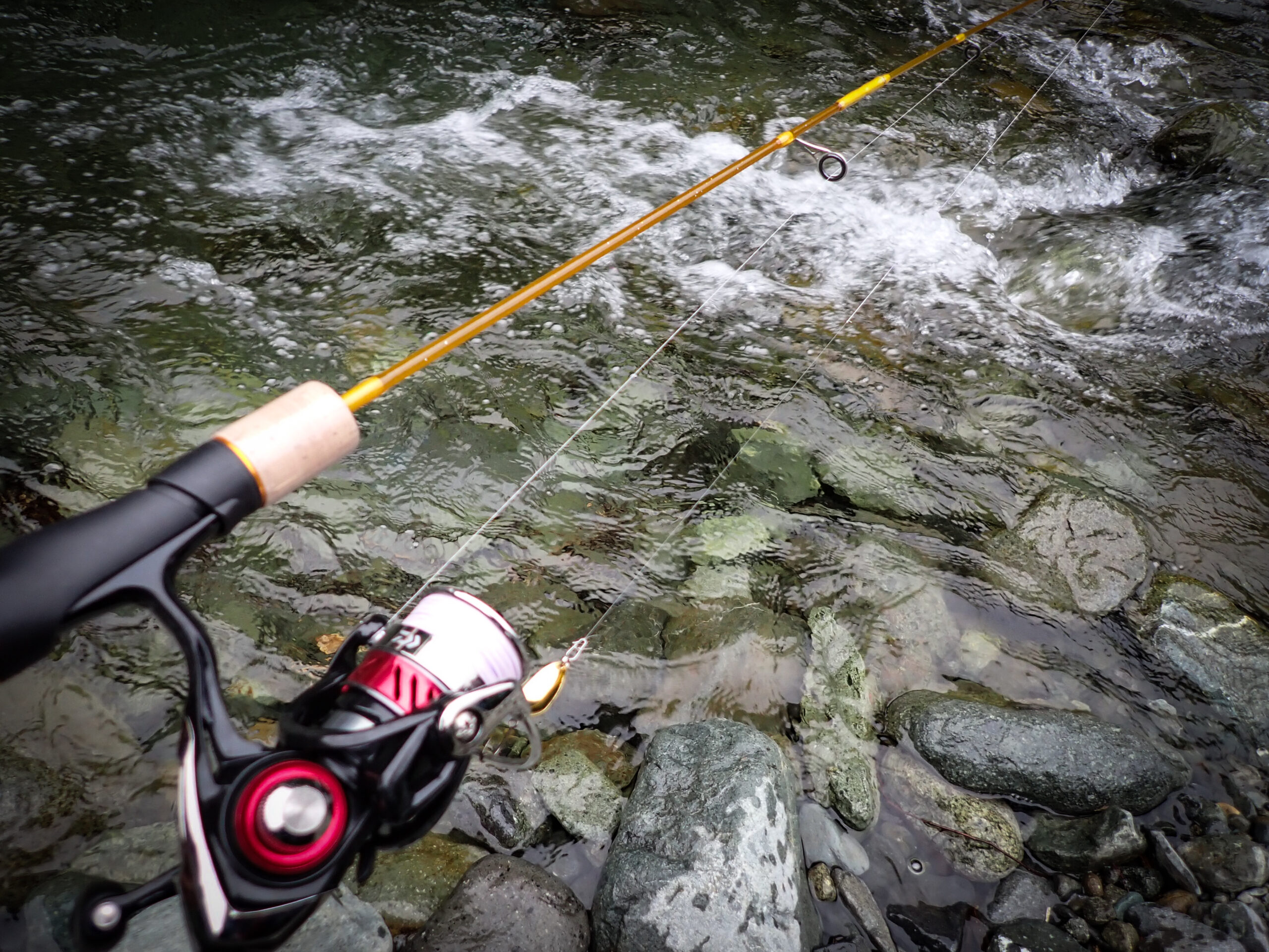 ダイソー釣具】実釣で検証！グラスソリッド仕様のルアーロッド