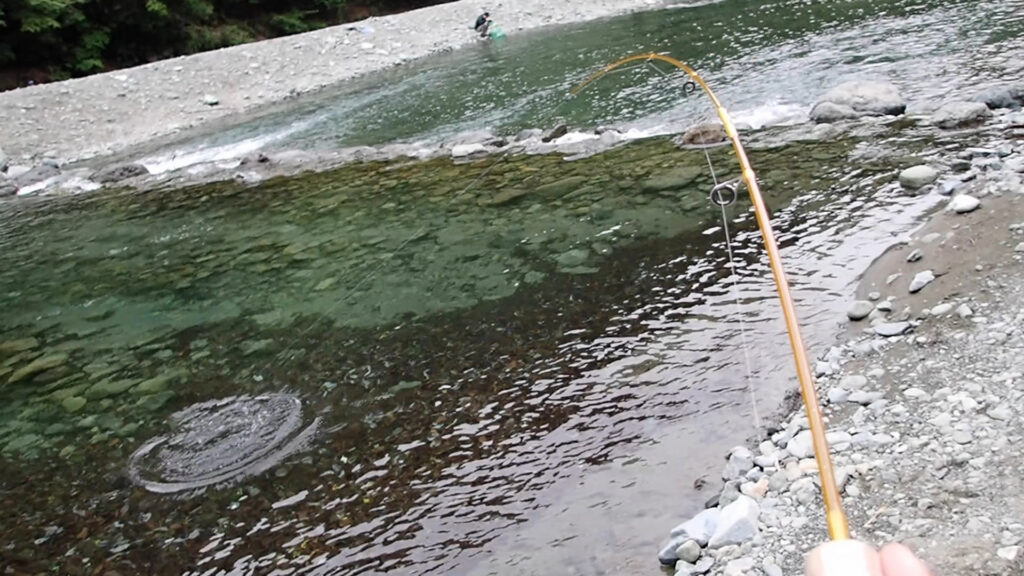 ダイソー釣具】実釣で検証！グラスソリッド仕様のルアーロッド